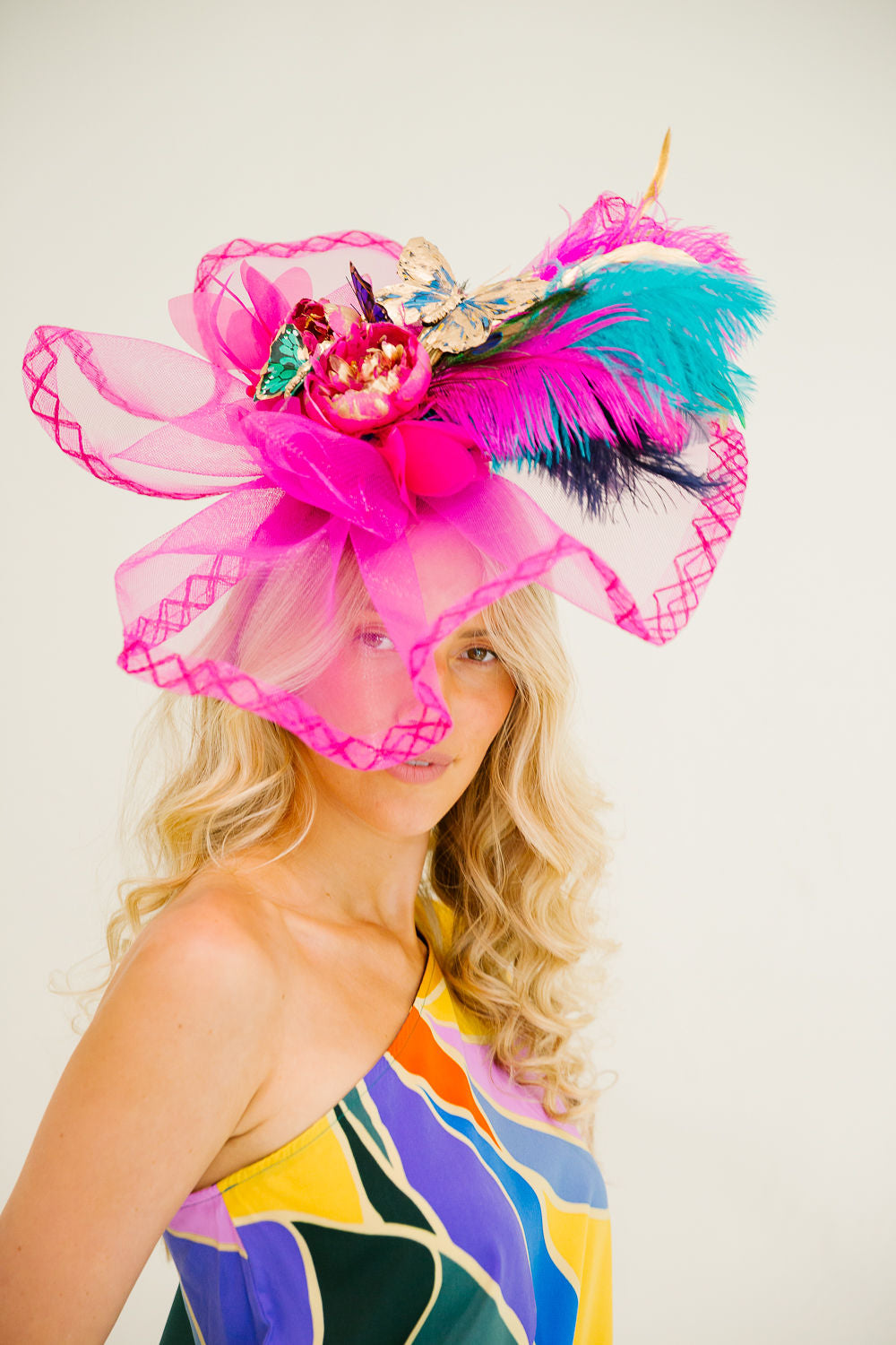 FUCHSIA FLUTTER FASCINATOR FASCINATOR Judith March