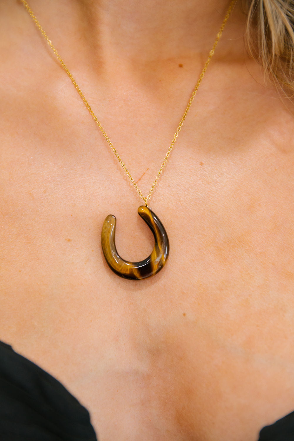 DOUBLE LUCK HORSESHOE NECKLACE NECKLACE Judith March