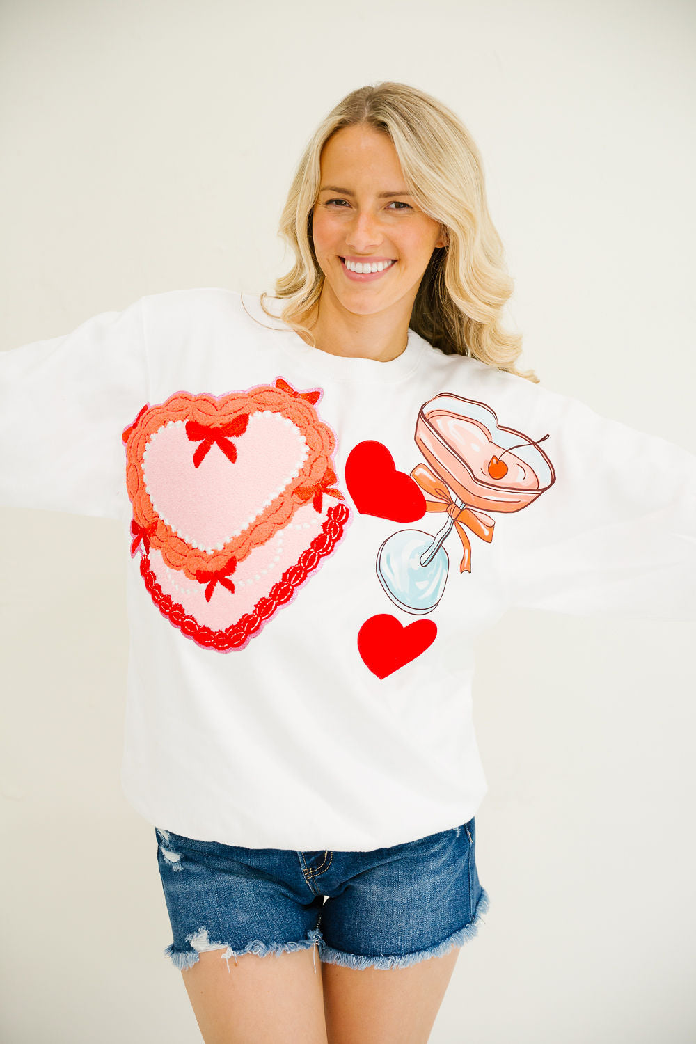 *VDAY PATCHES WHITE PULLOVER - SMALL PULLOVER Judith March