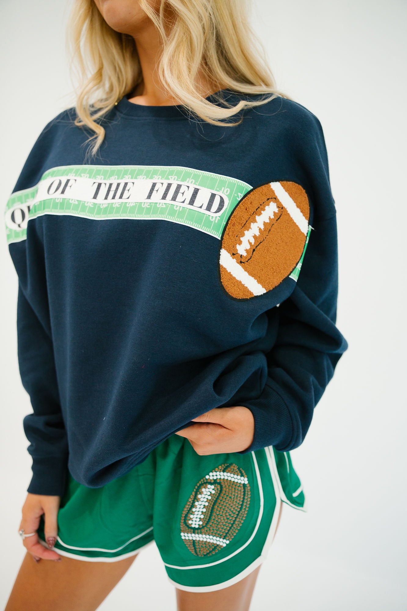 QUEEN OF THE FIELD NAVY PULLOVER PULLOVER Judith March