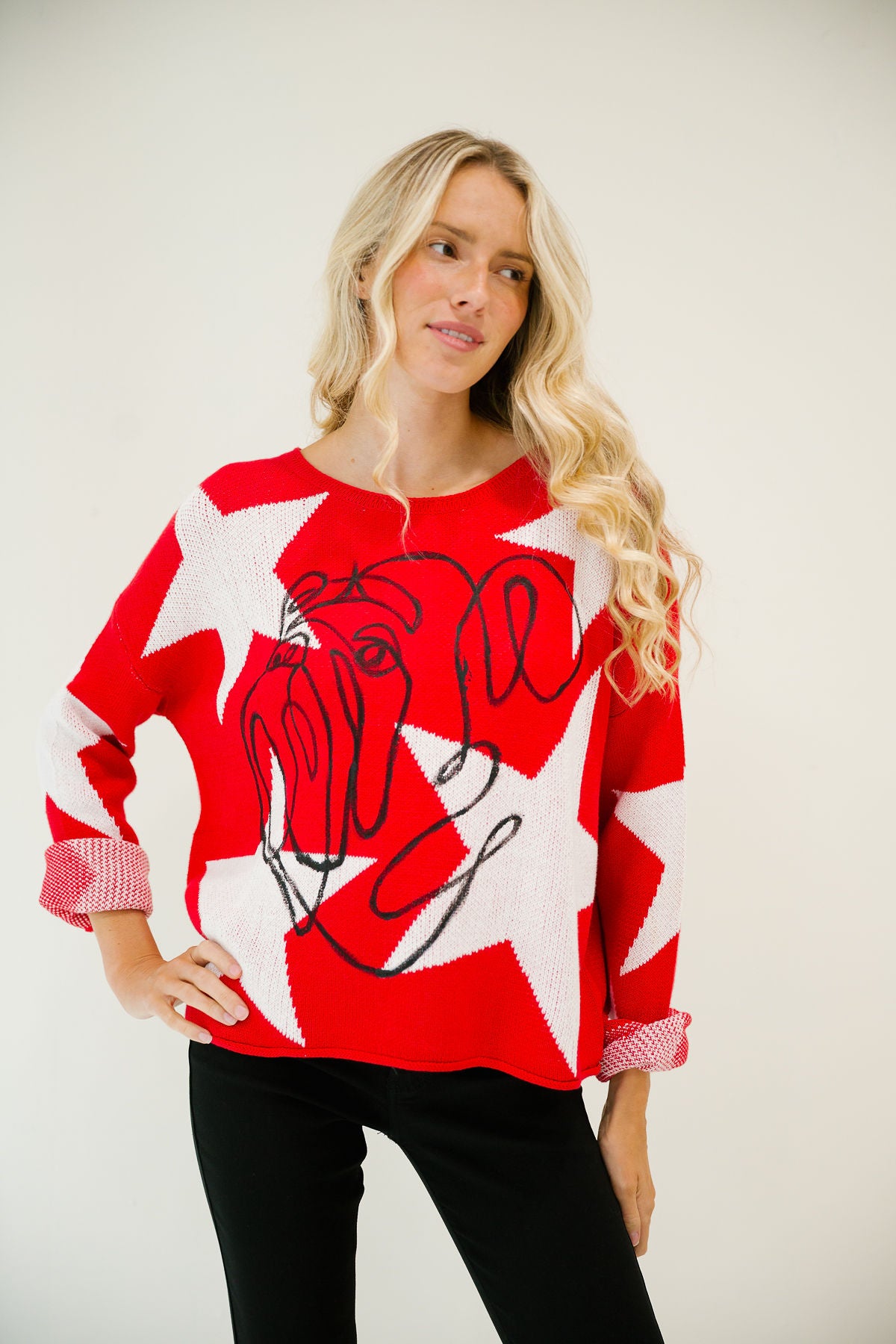 BULLDOG RED STAR SWEATER