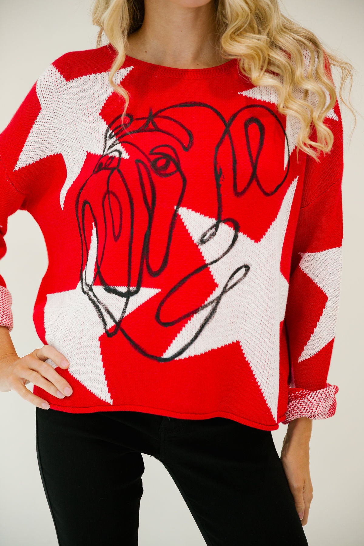 BULLDOG RED STAR SWEATER