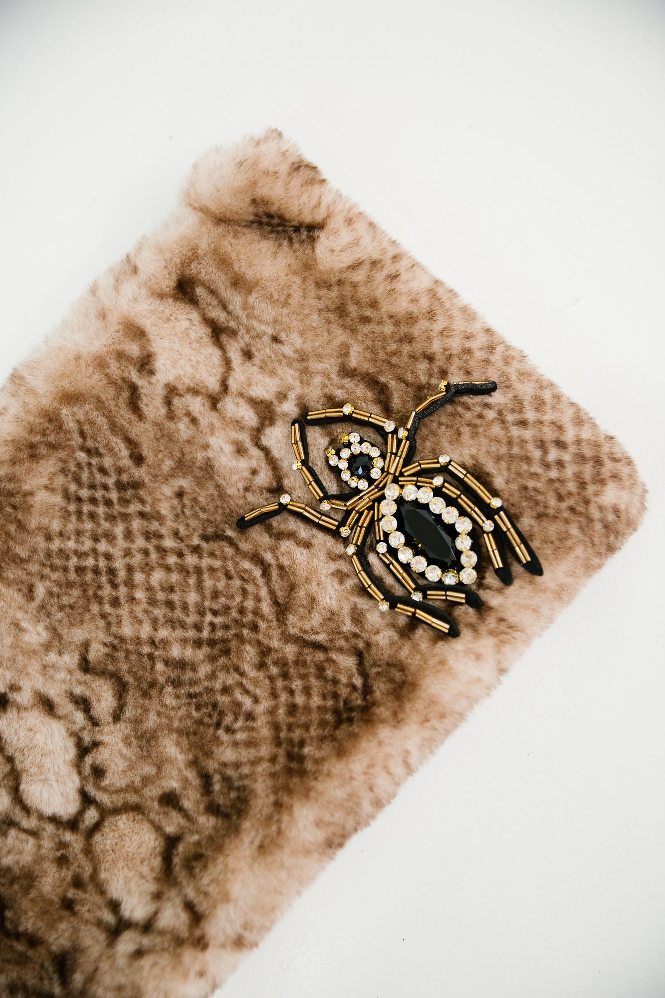 SPOOKY SPIDER FAUX FUR CLUTCH NECKLACE Judith March