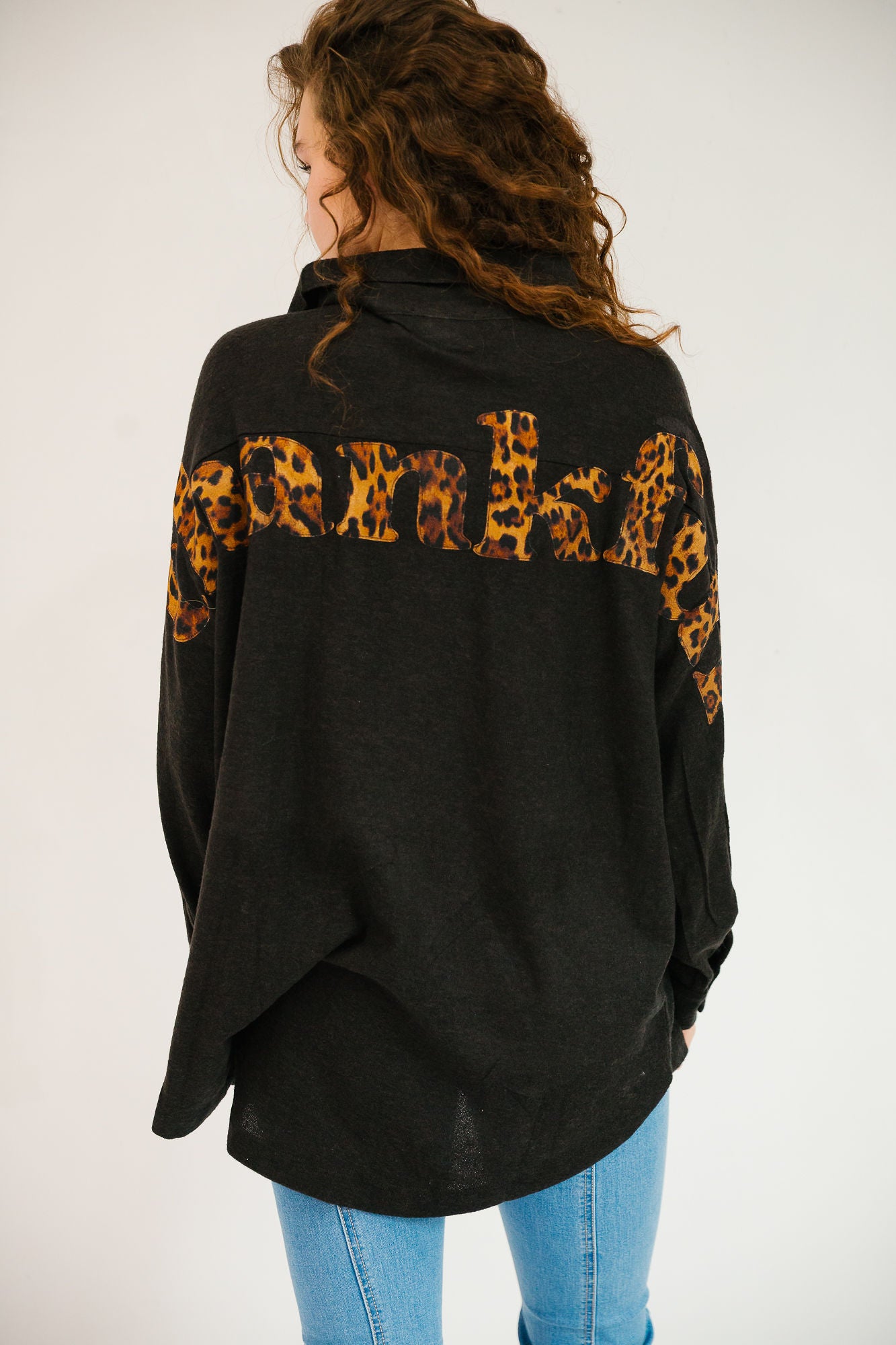 *THANKFUL BLACK SHACKET - SMALL PULLOVER Judith March