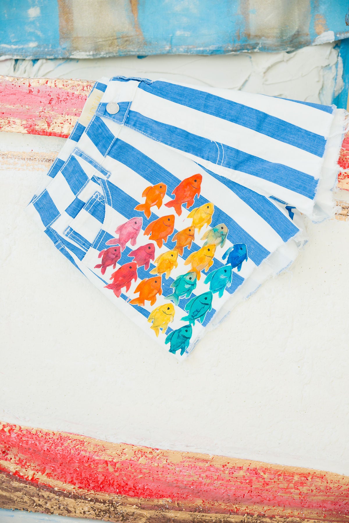 CATCH OF THE DAY STRIPED SHORTS SHORTS Judith March