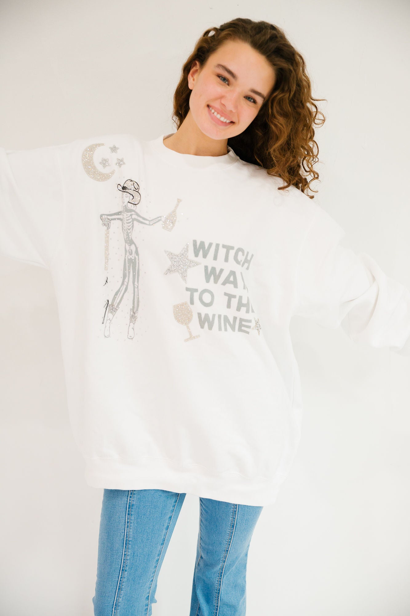 *WITCH WAY TO THE WINE WHITE PULLOVER - MULTIPLE SIZES PULLOVER Judith March