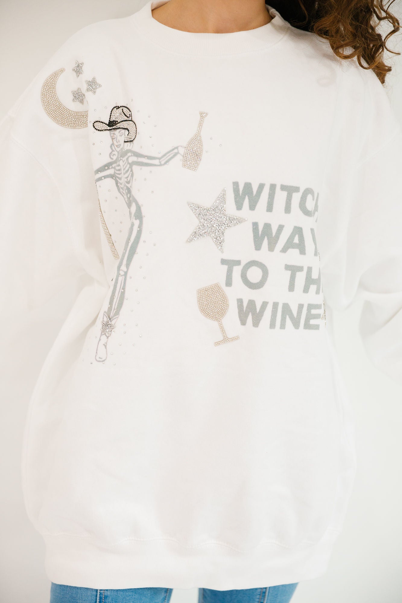 *WITCH WAY TO THE WINE WHITE PULLOVER - MULTIPLE SIZES PULLOVER Judith March