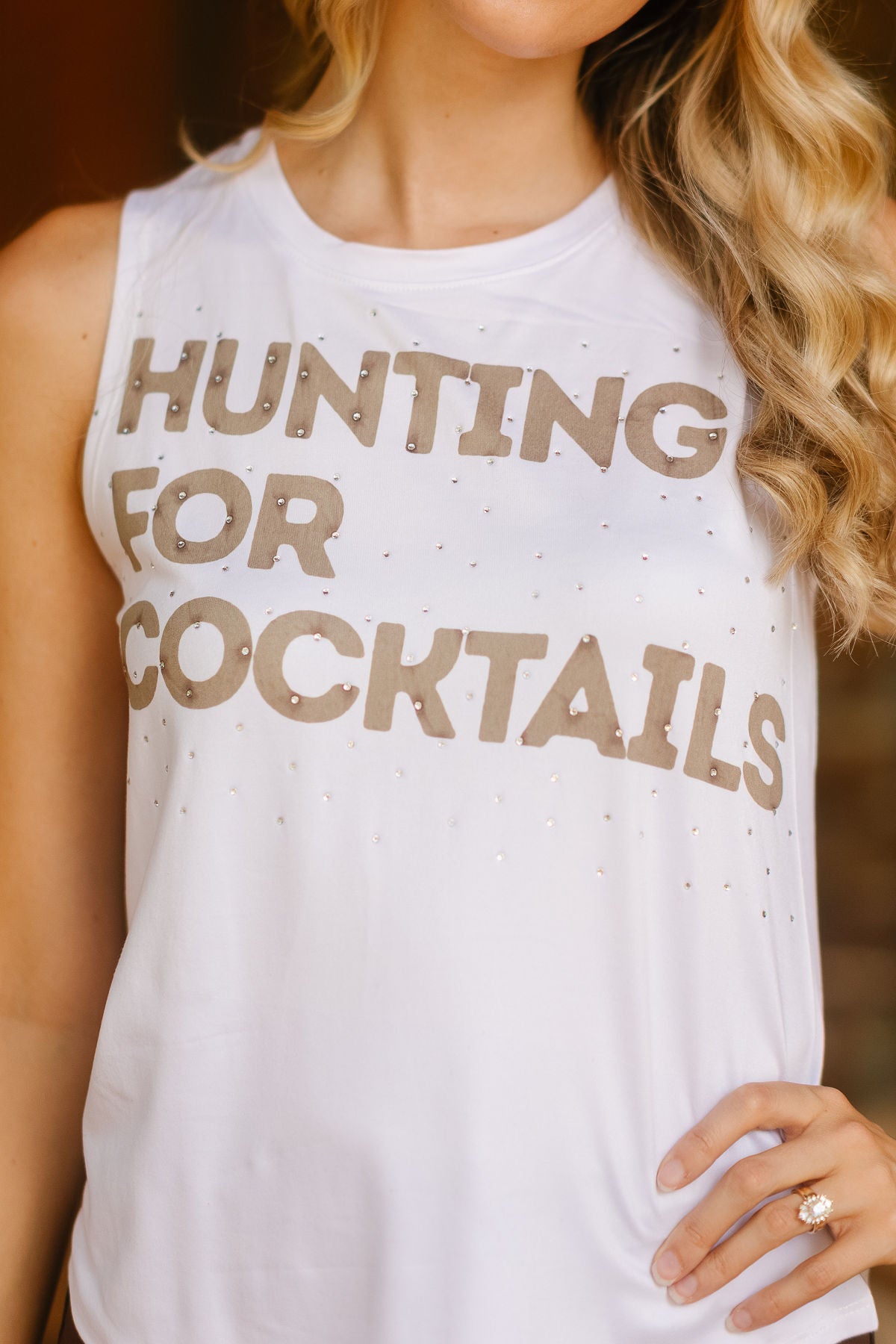 HUNTING FOR COCKTAILS TEE/TANK TEE Judith March