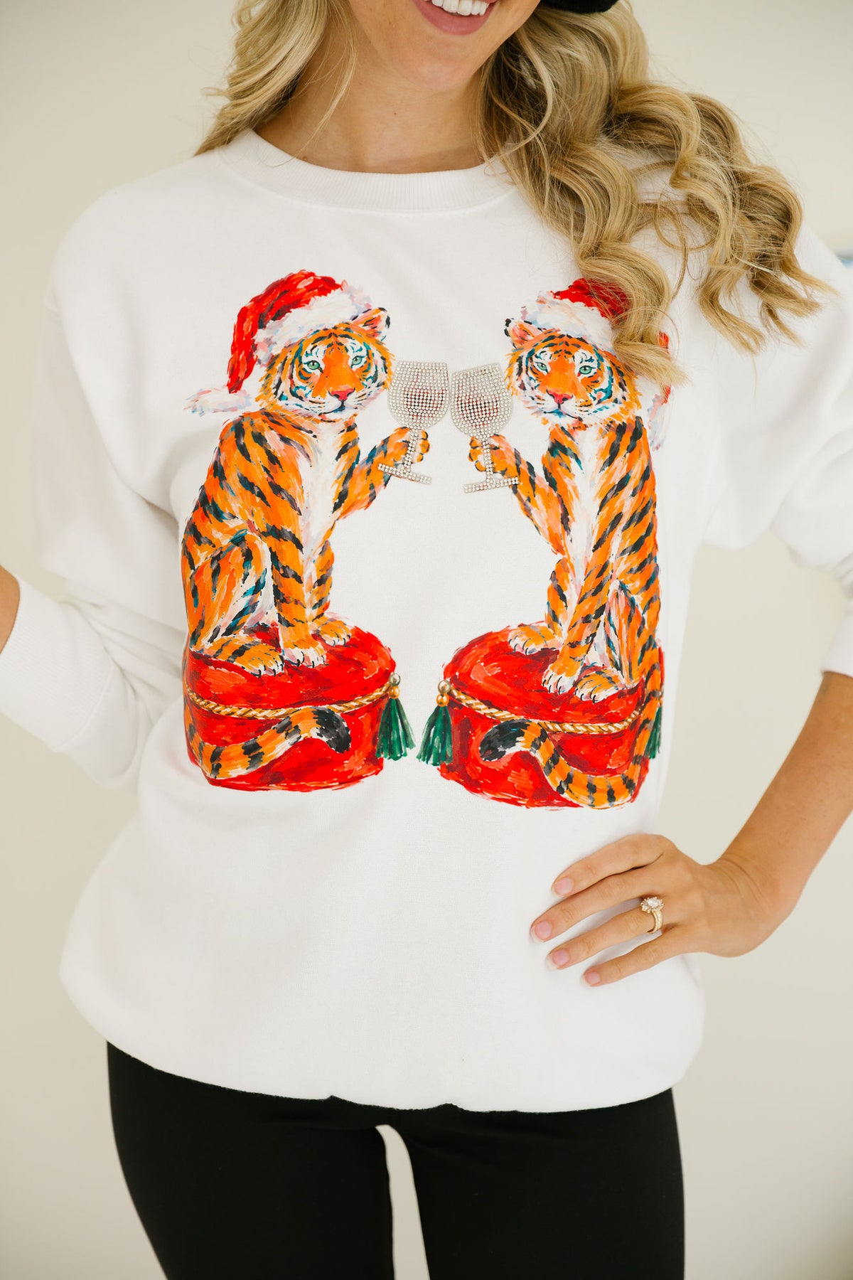 THE TIGER TOASTS WHITE PULLOVER PULLOVER Judith March