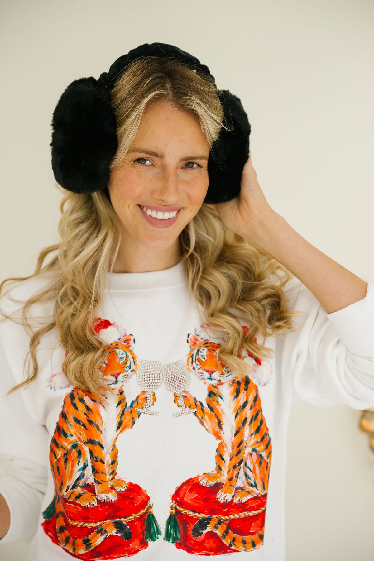 APRÈS ALL DAY BLACK EAR MUFFS Headband Judith March