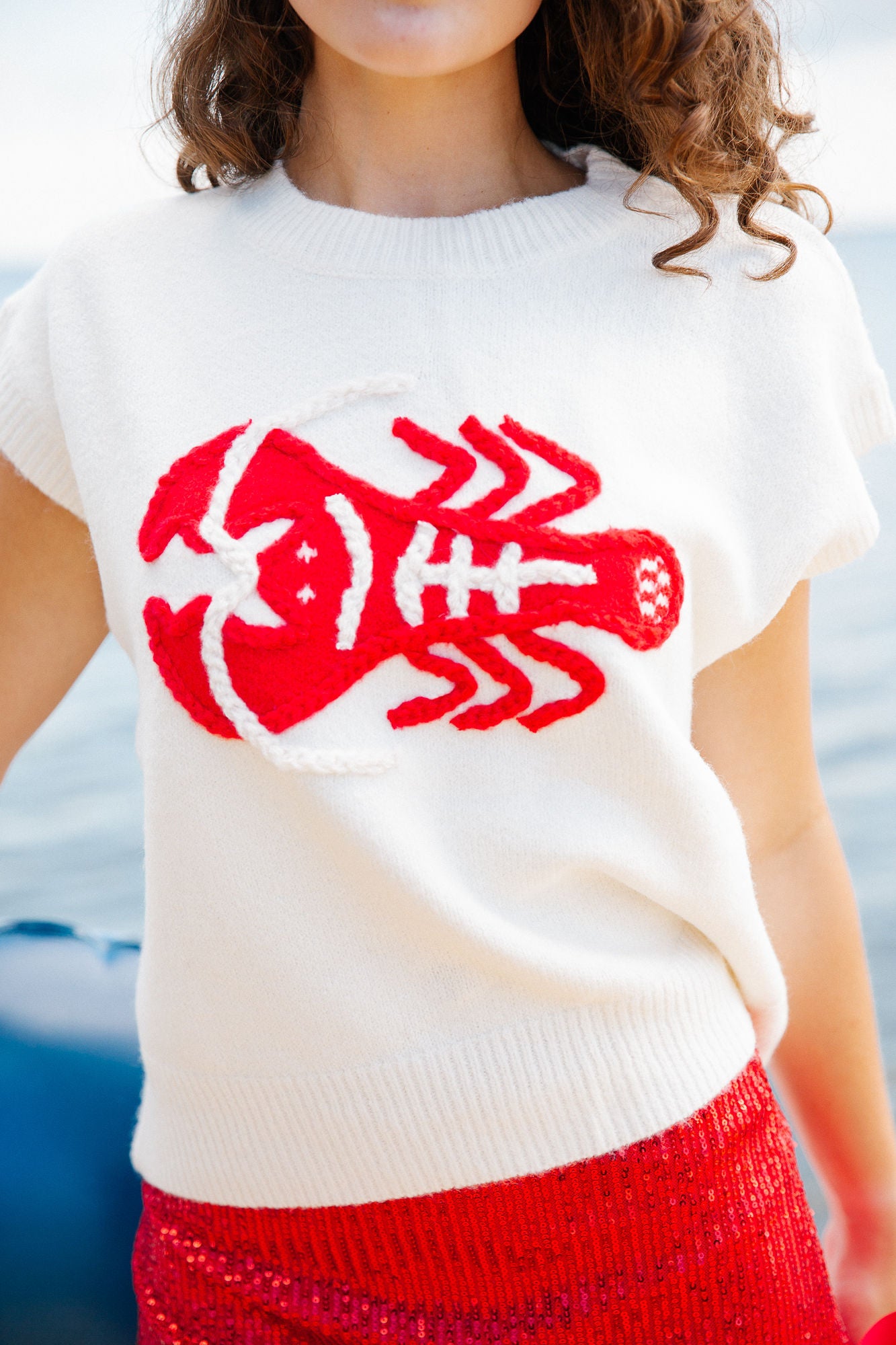 LOBSTER PATCH CREAM SLEEVELESS SWEATER SWEATER Judith March