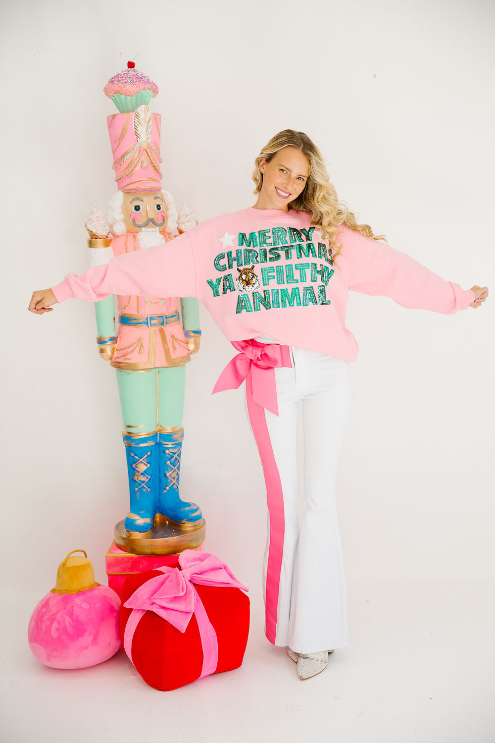 MERRY CHRISTMAS YA FILTHY ANIMAL PINK PULLOVER PULLOVER Judith March