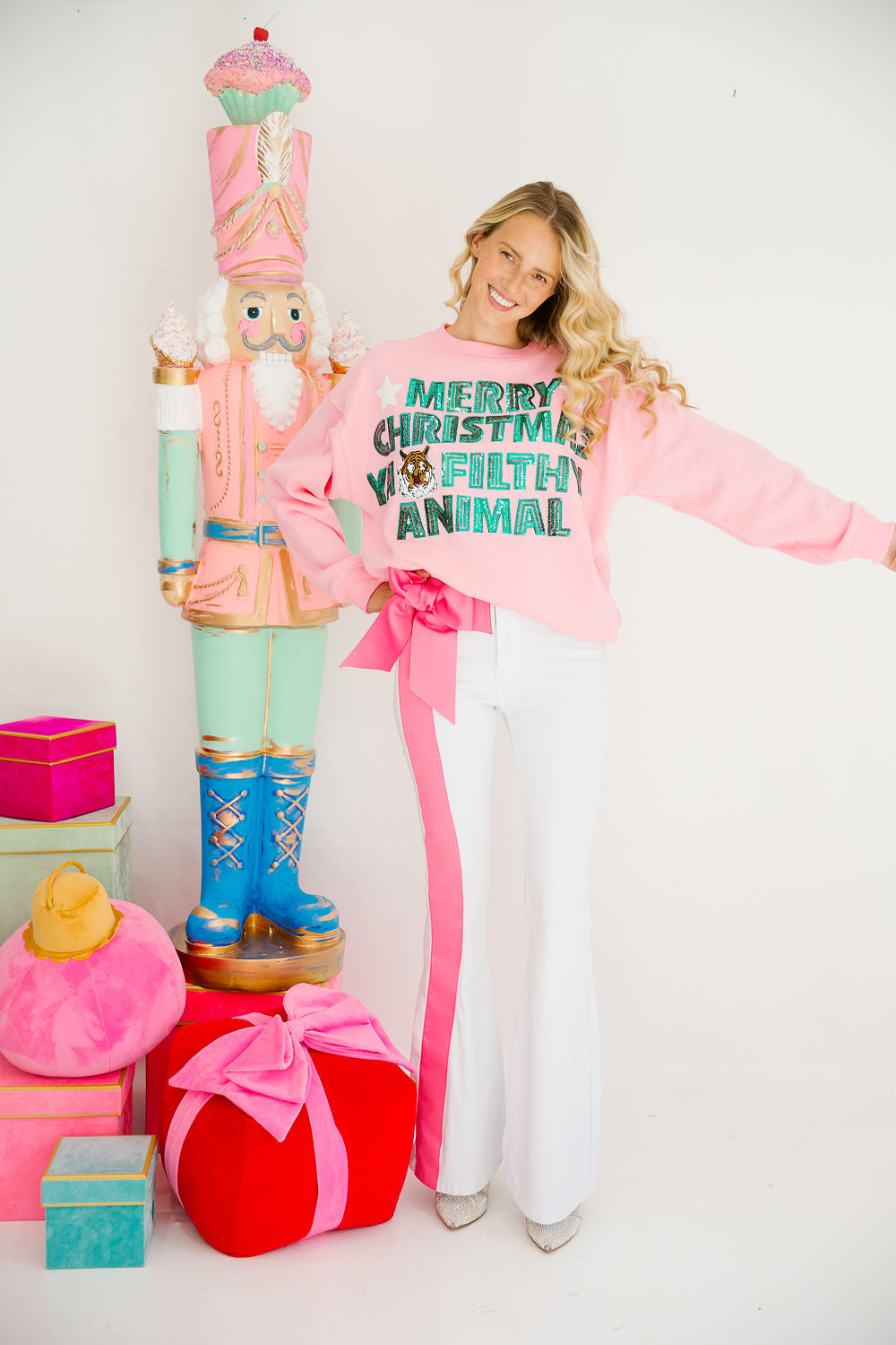MERRY CHRISTMAS YA FILTHY ANIMAL PINK PULLOVER PULLOVER Judith March