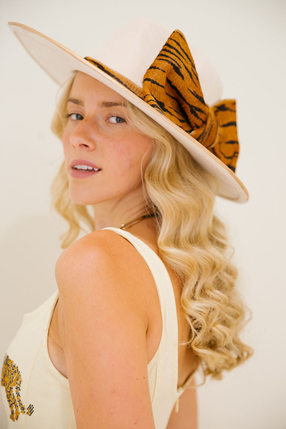 TIGER BOW IVORY RANCHER HAT TRUCKER HAT Judith March