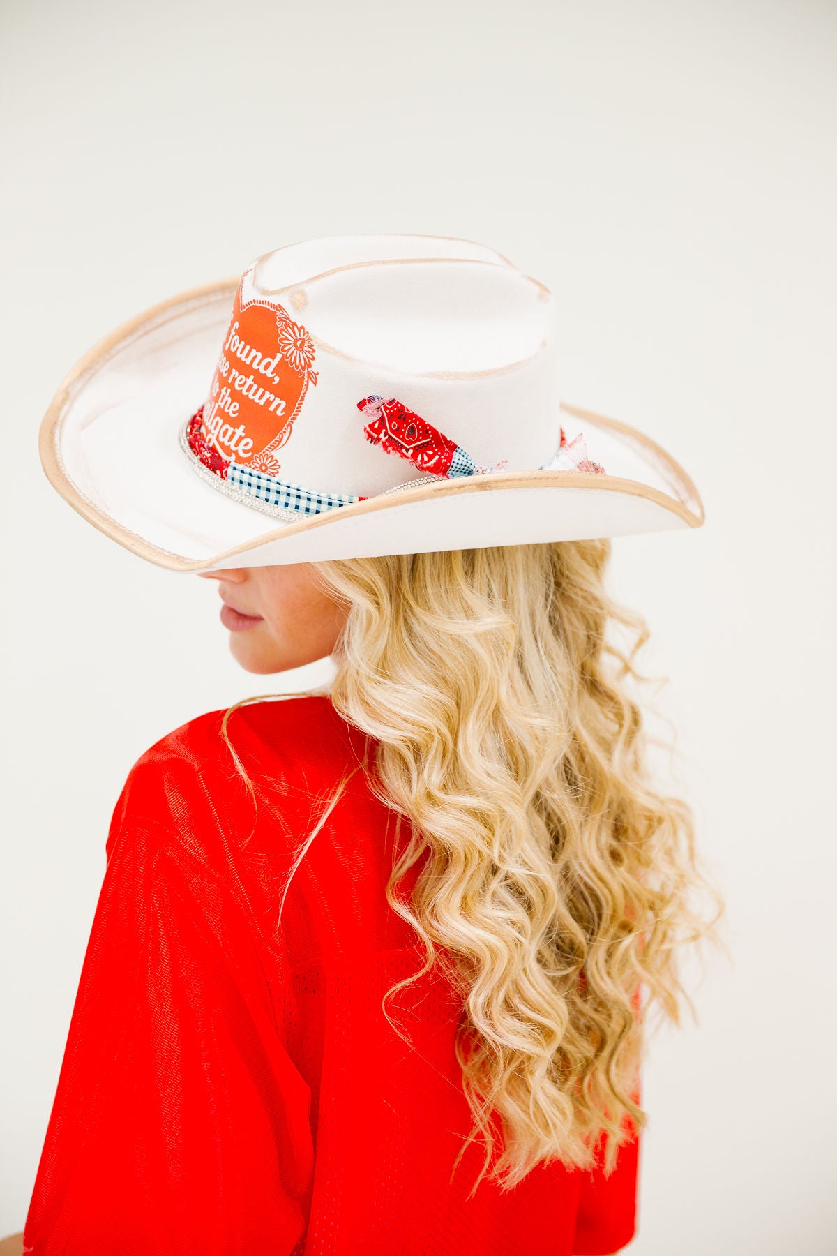 IF FOUND, PLEASE RETURN TO THE TAILGATE RANCHER HAT