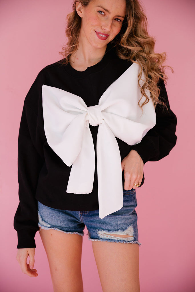 BOWS N BOOTS BLACK PULLOVER PULLOVER Judith March
