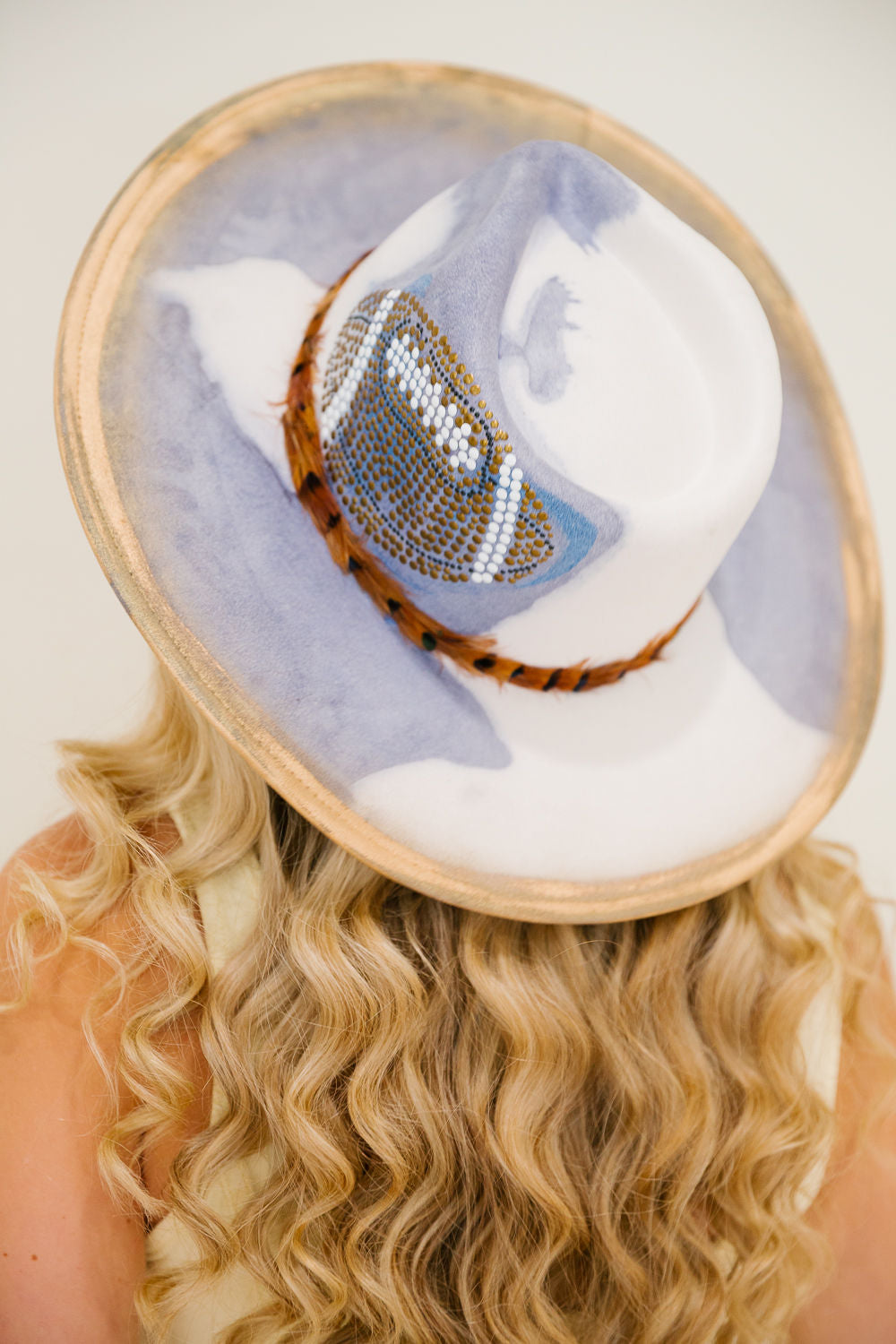 VICTORY FOOTBALL RANCHER HAT TRUCKER HAT Judith March