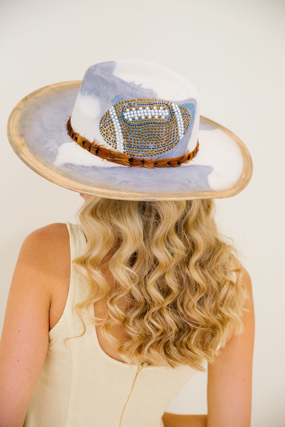 VICTORY FOOTBALL RANCHER HAT TRUCKER HAT Judith March