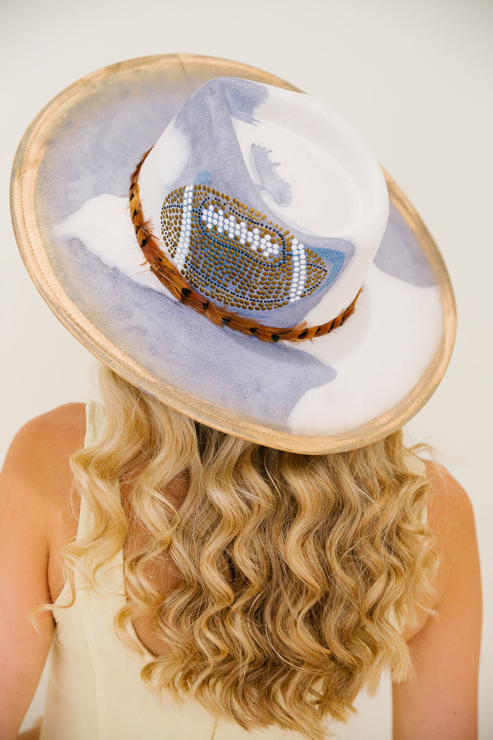 VICTORY FOOTBALL RANCHER HAT TRUCKER HAT Judith March