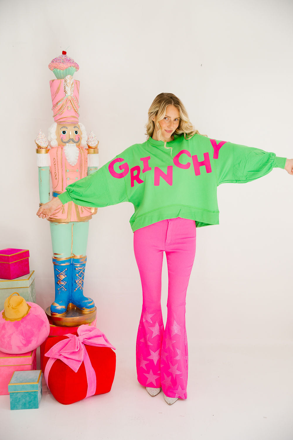 FEELING GRINCHY GREEN PULLOVER PULLOVER Judith March