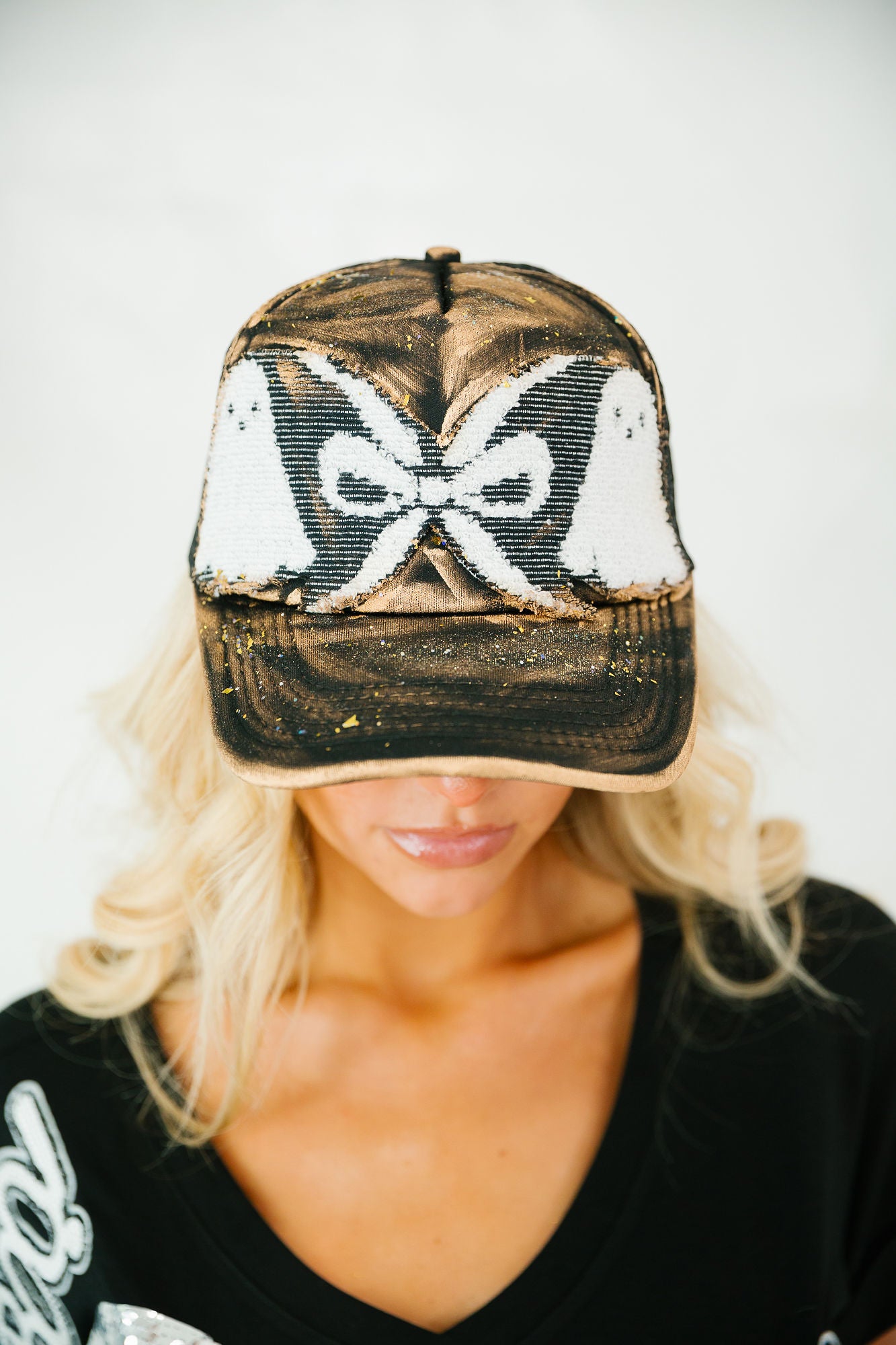 BOWS AND BOOS TRUCKER HAT TRUCKER HAT Judith March