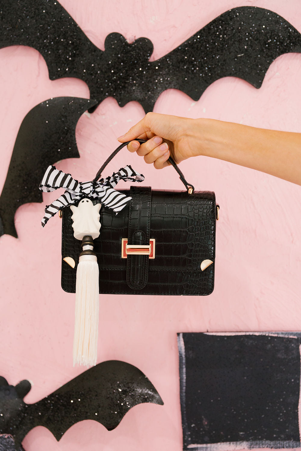 THE HAUNTED HANDBAG Clutch Judith March