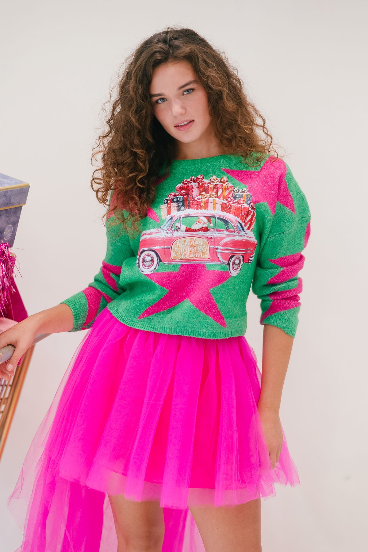 HOLIDAY SHOPPING TEAM GREEN STAR SWEATER SWEATER Judith March
