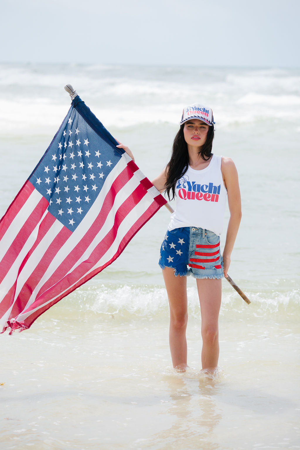 YACHT QUEEN TANK TANK Judith March