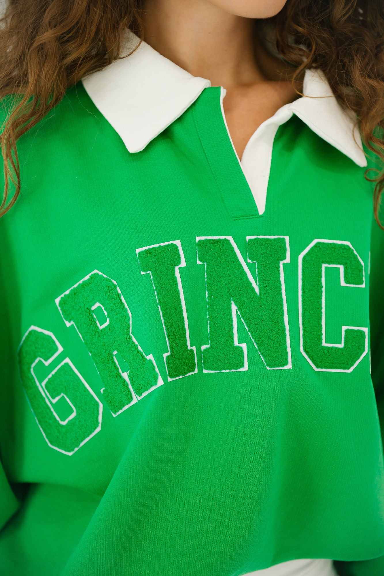 GRINCHY GREEN CREW NECK PULLOVER Judith March