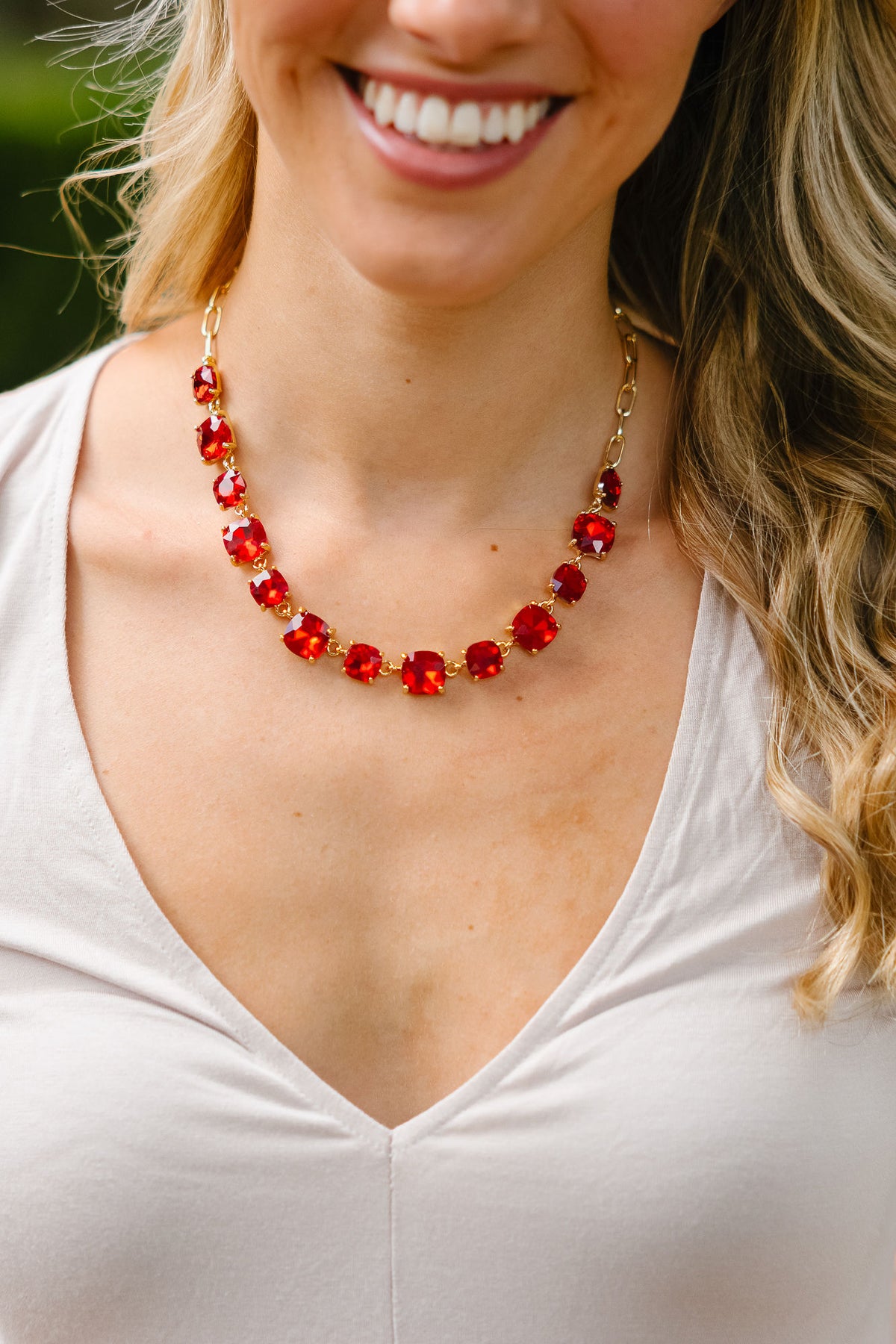 THE GLAMOUR GIRL STATEMENT NECKLACE NECKLACE Judith March AMBER
