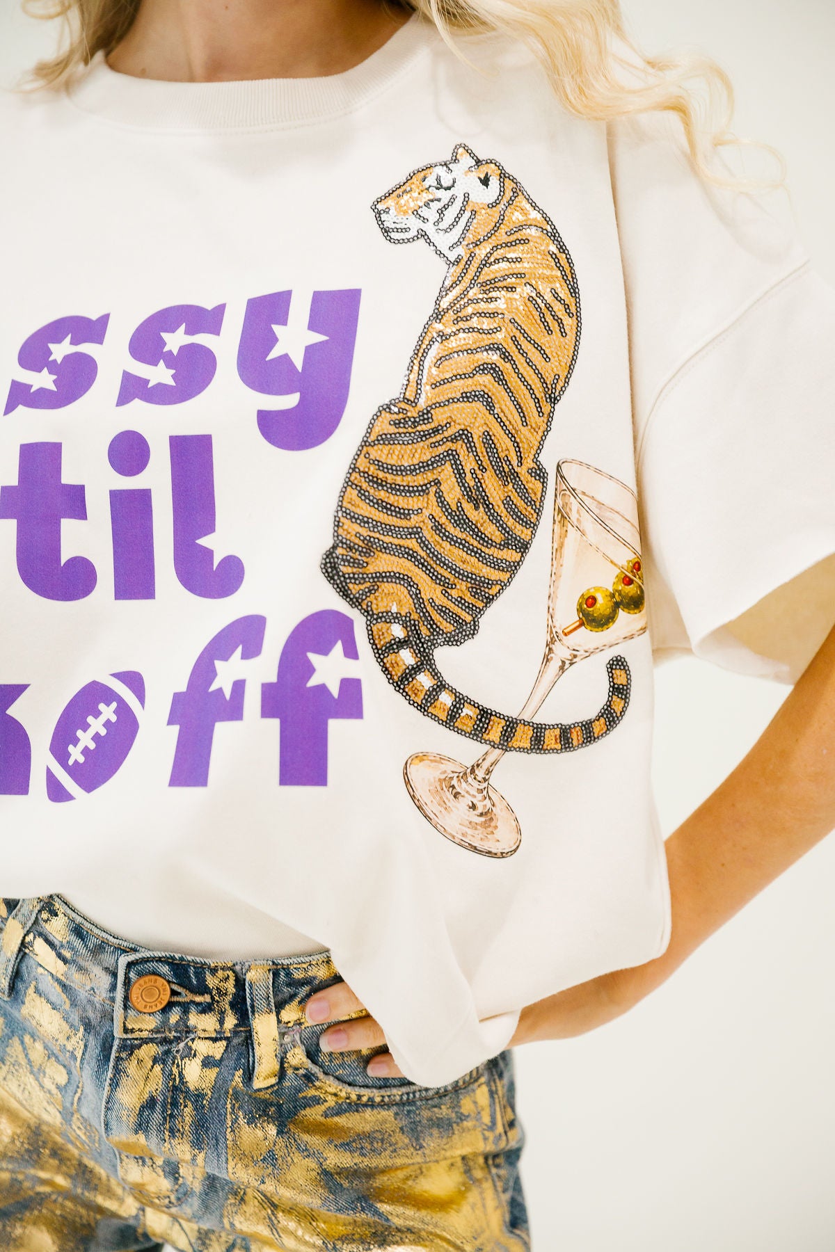 CLASSY UNTIL KICKOFF TIGER CREAM PULLOVER