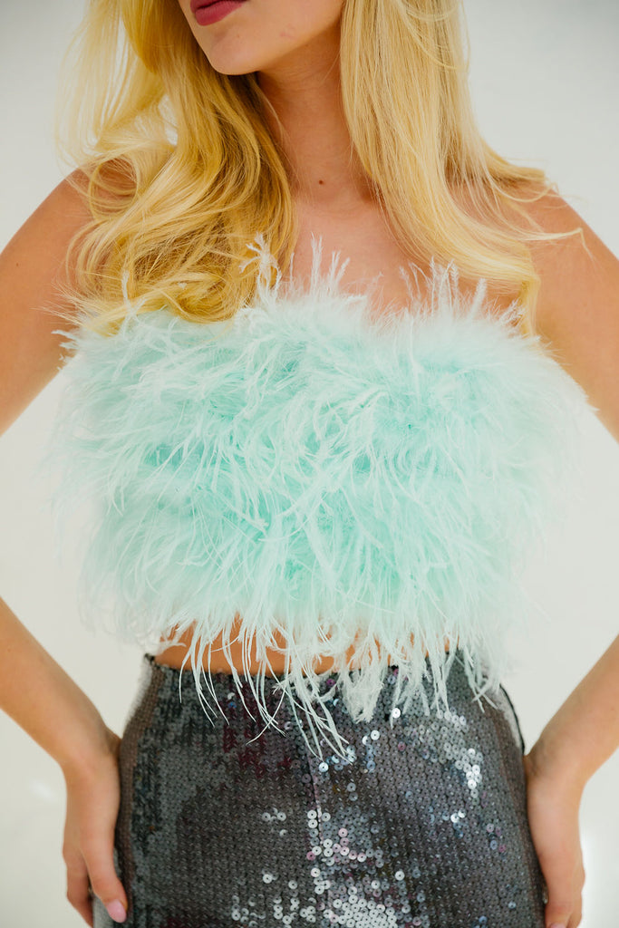 FEATHER FLAIR TOP