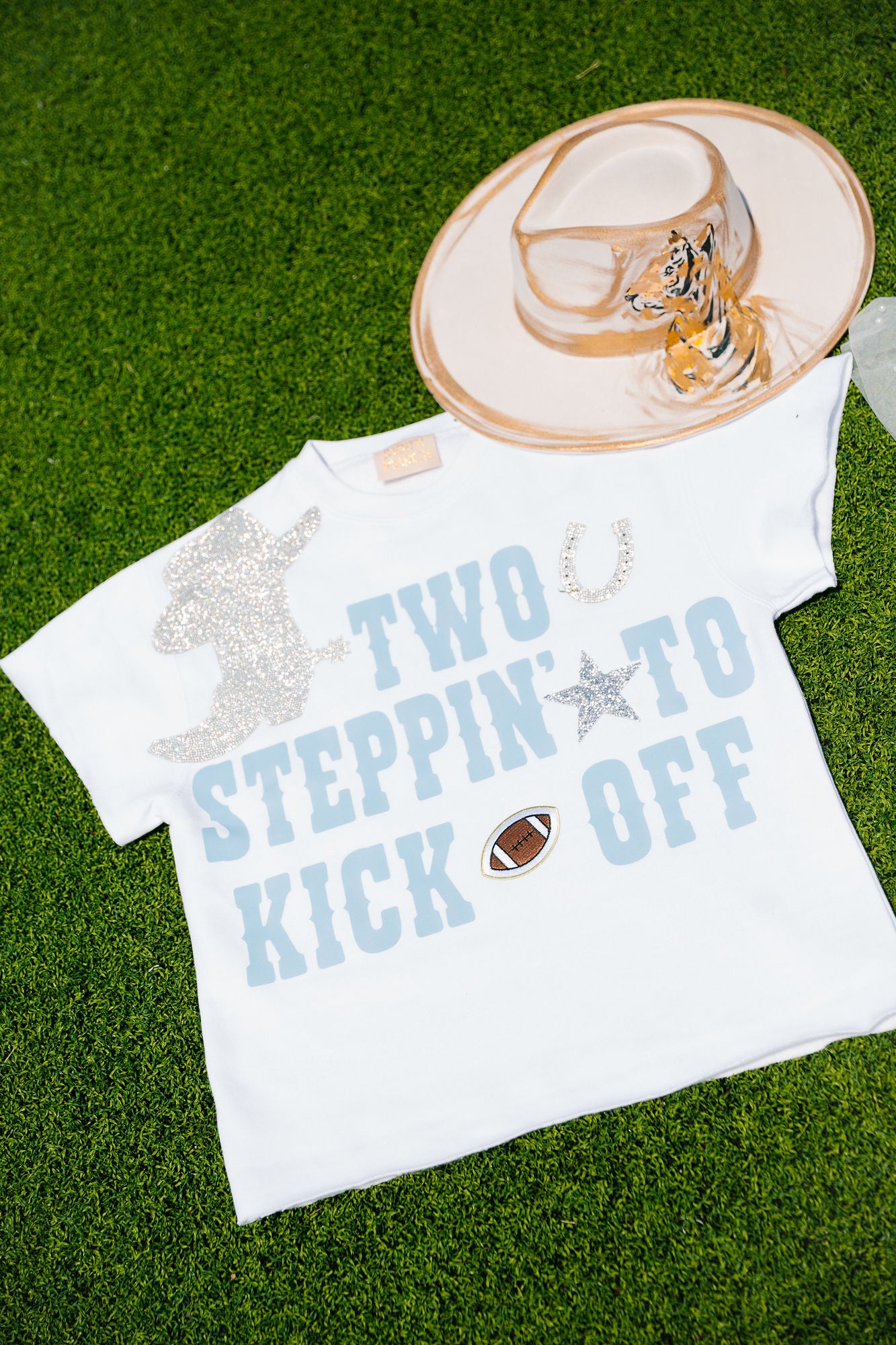 TWO STEPPIN' TO KICKOFF WHITE PULLOVER PULLOVER Judith March