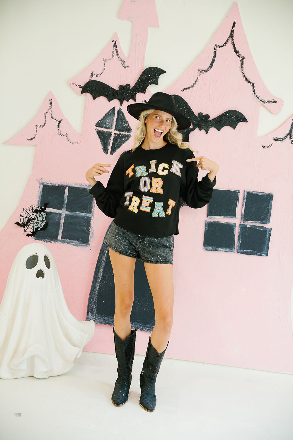 TRICK OR TREAT COLORFUL BLACK PULLOVER