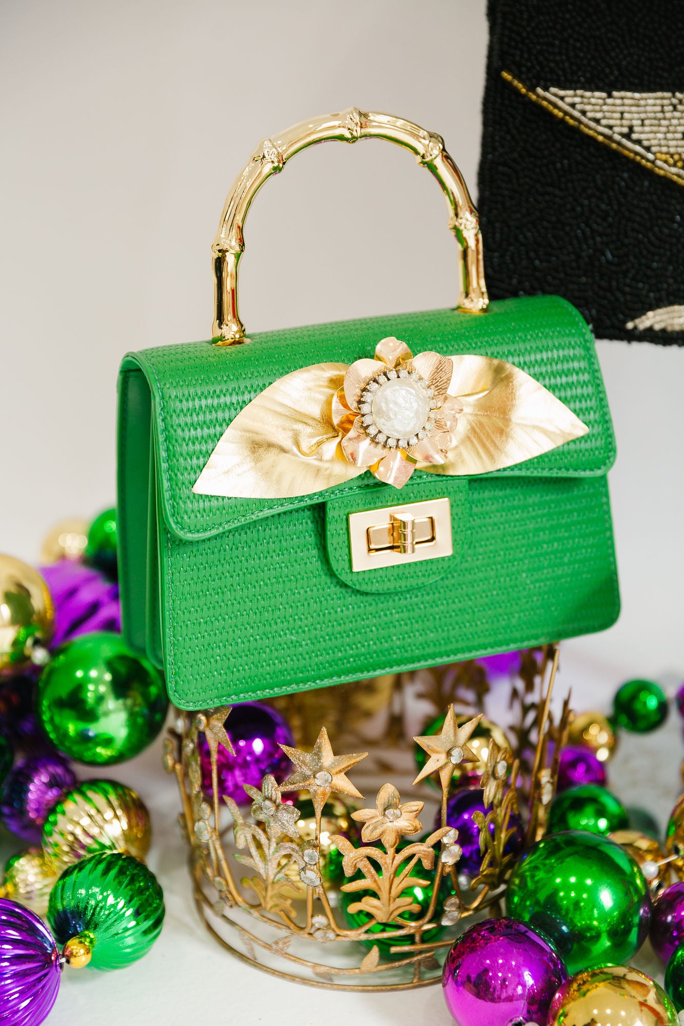 THE GILDED EMERALD PURSE PURSE Judith March