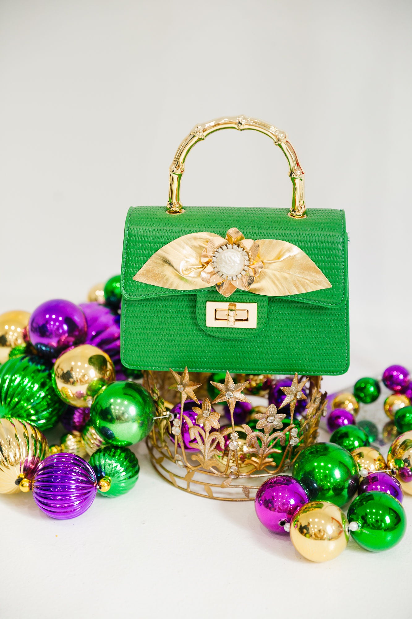 THE GILDED EMERALD PURSE PURSE Judith March