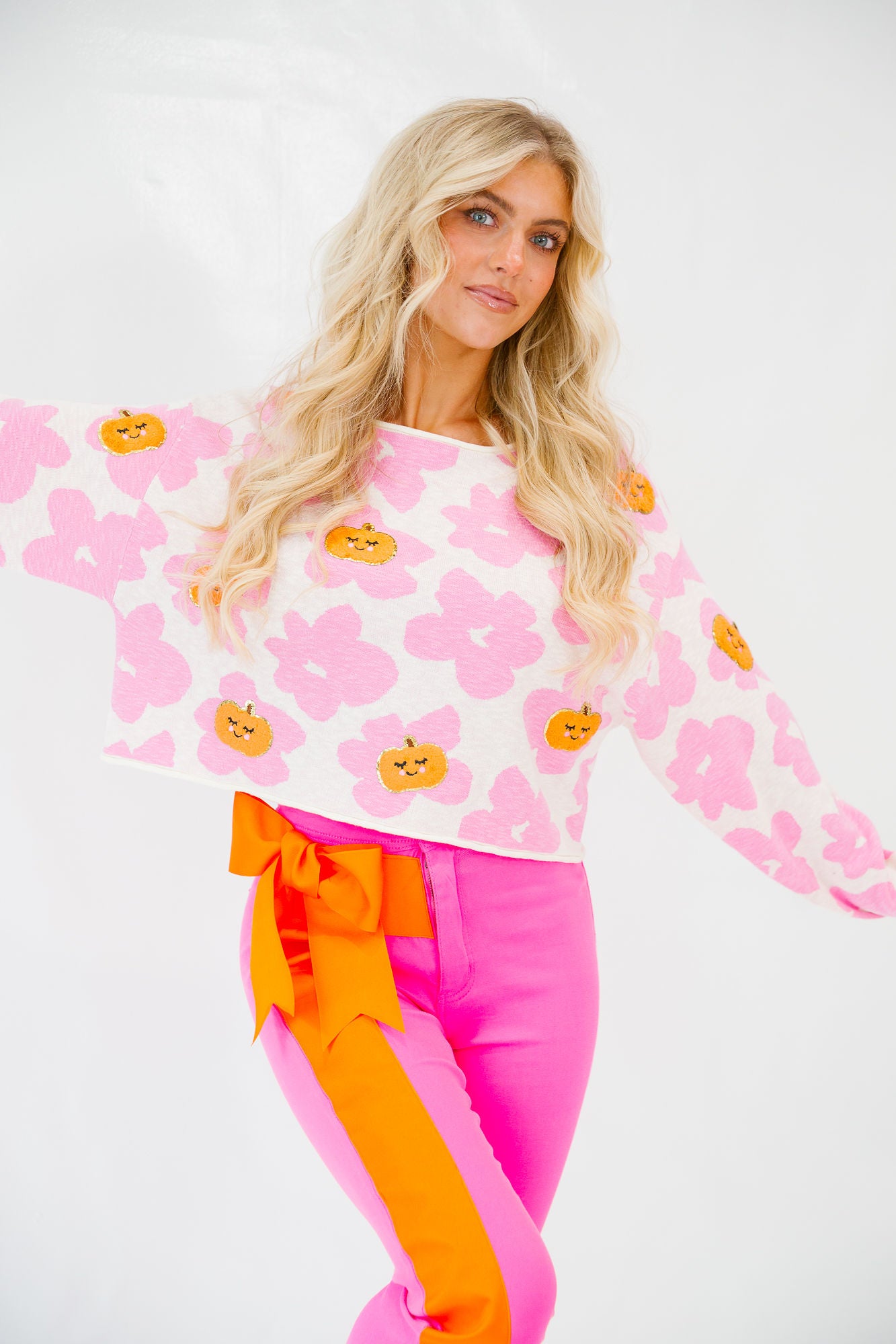 PUMPKIN SEASON PINK FLORAL SWEATER SWEATER Judith March