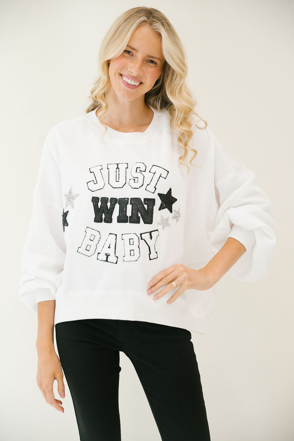 *WHITE JUST WIN BABY PULLOVER - LARGE PULLOVER Judith March