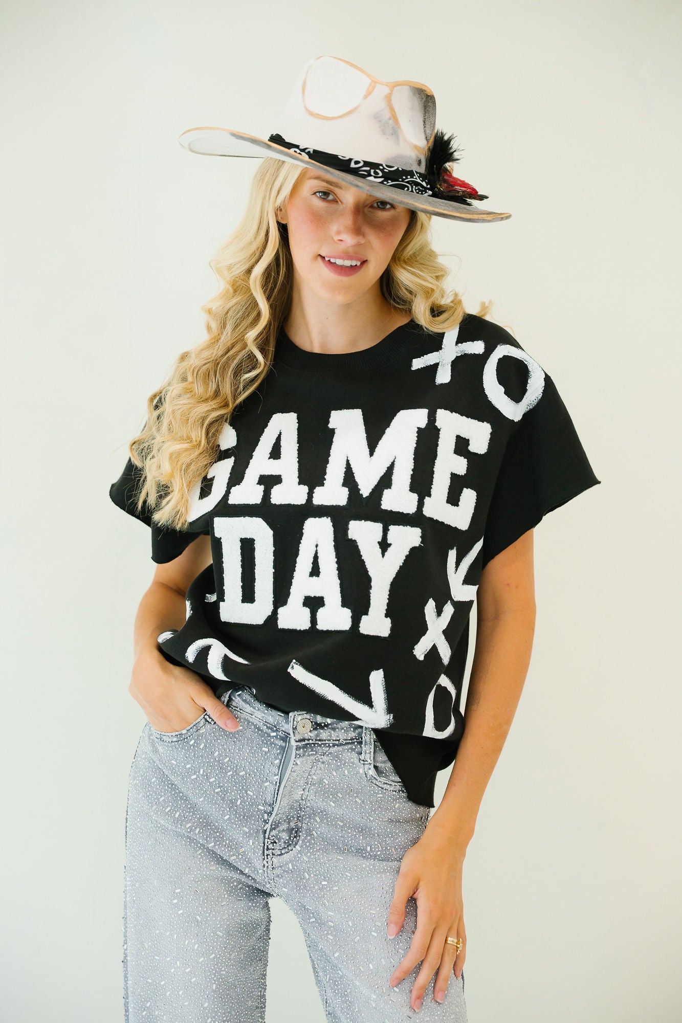 GAME DAY PLAYS BLACK PULLOVER PULLOVER Judith March