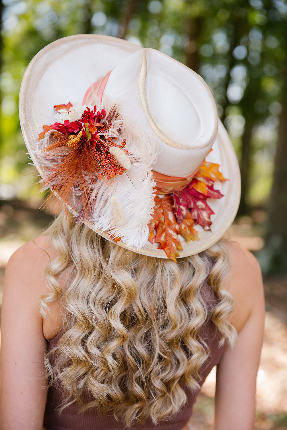 THE FALL FEATHERS & FOLIAGE RANCHER HAT RANCHER HAT Judith March