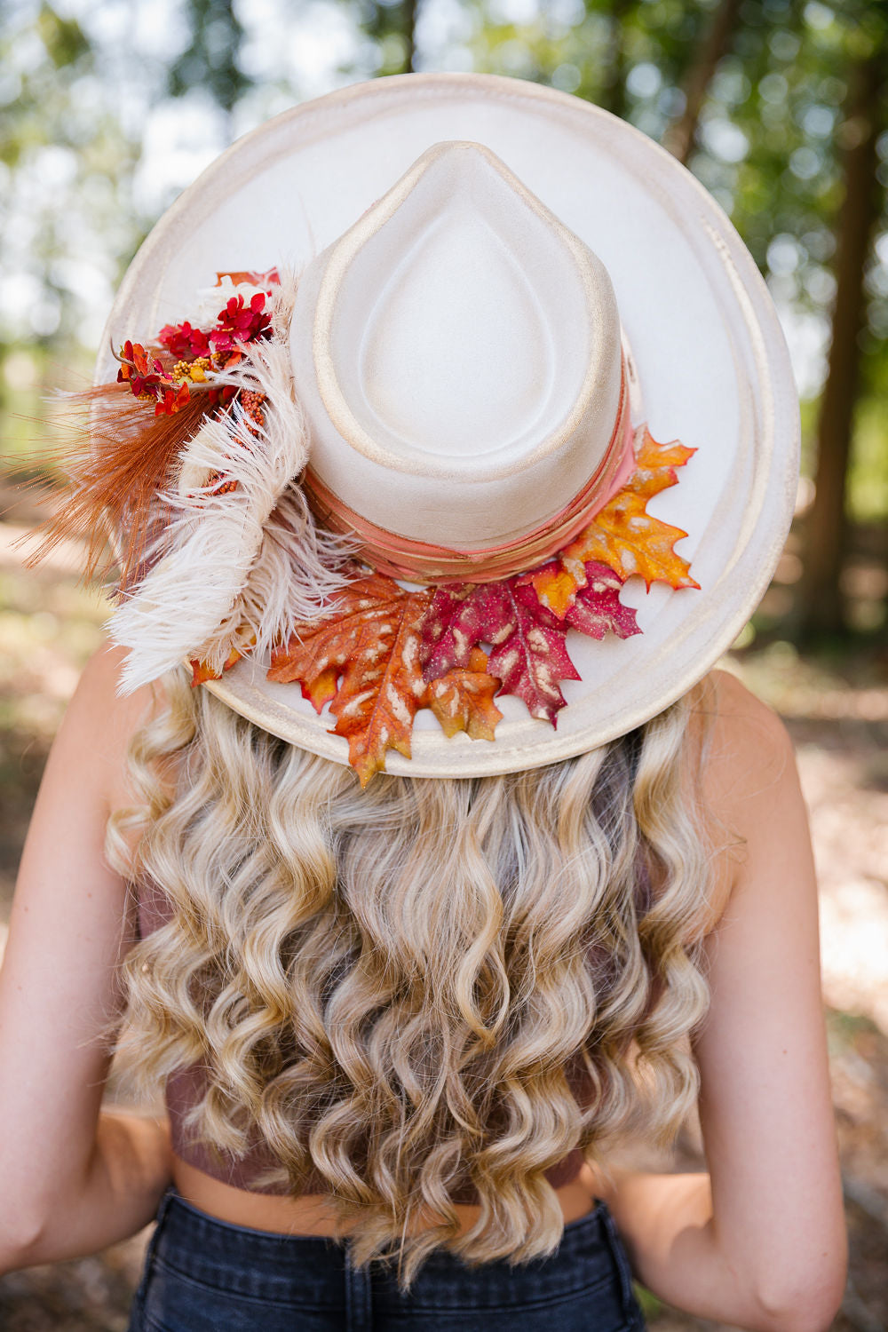 THE FALL FEATHERS & FOLIAGE RANCHER HAT RANCHER HAT Judith March