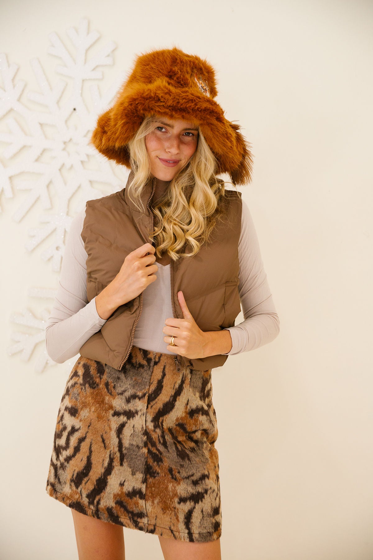 HARVEST HAPPY HOUR BROWN VEST
