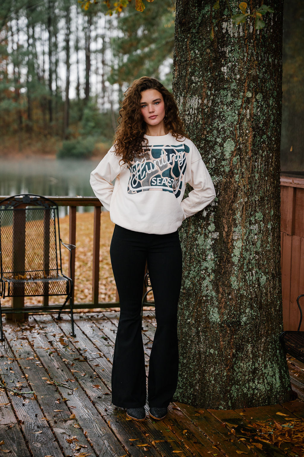 IT'S HUNTING SEASON CREAM PULLOVER