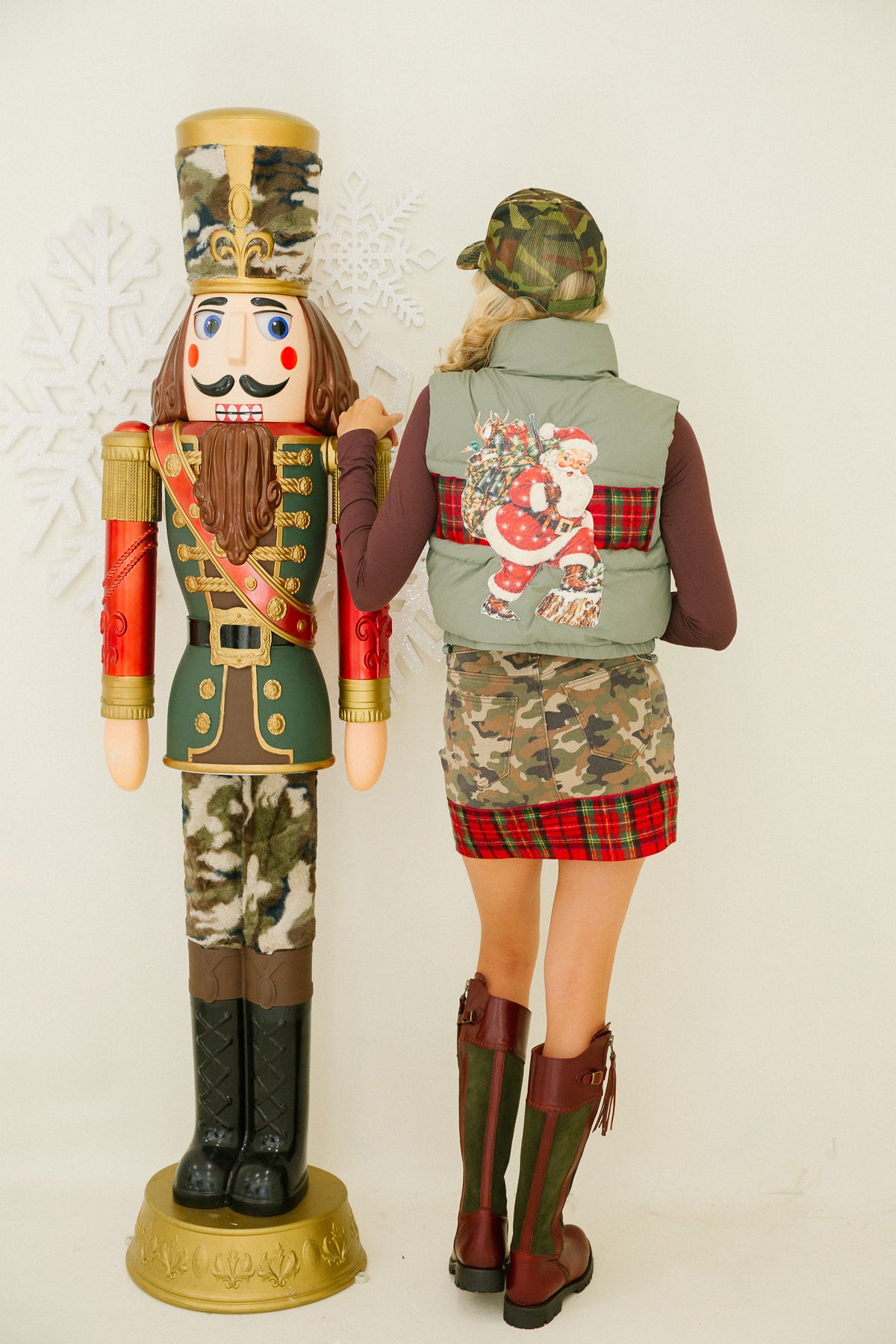 SANTA'S SPORTING SEASON VEST VEST Judith March