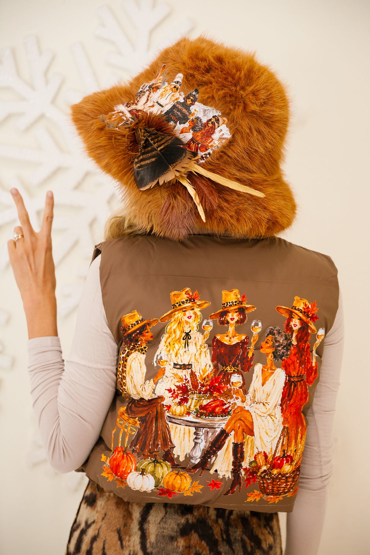SLOPESIDE SOCAIL CLUB FUR BUCKET HAT BUCKET HAT Judith March