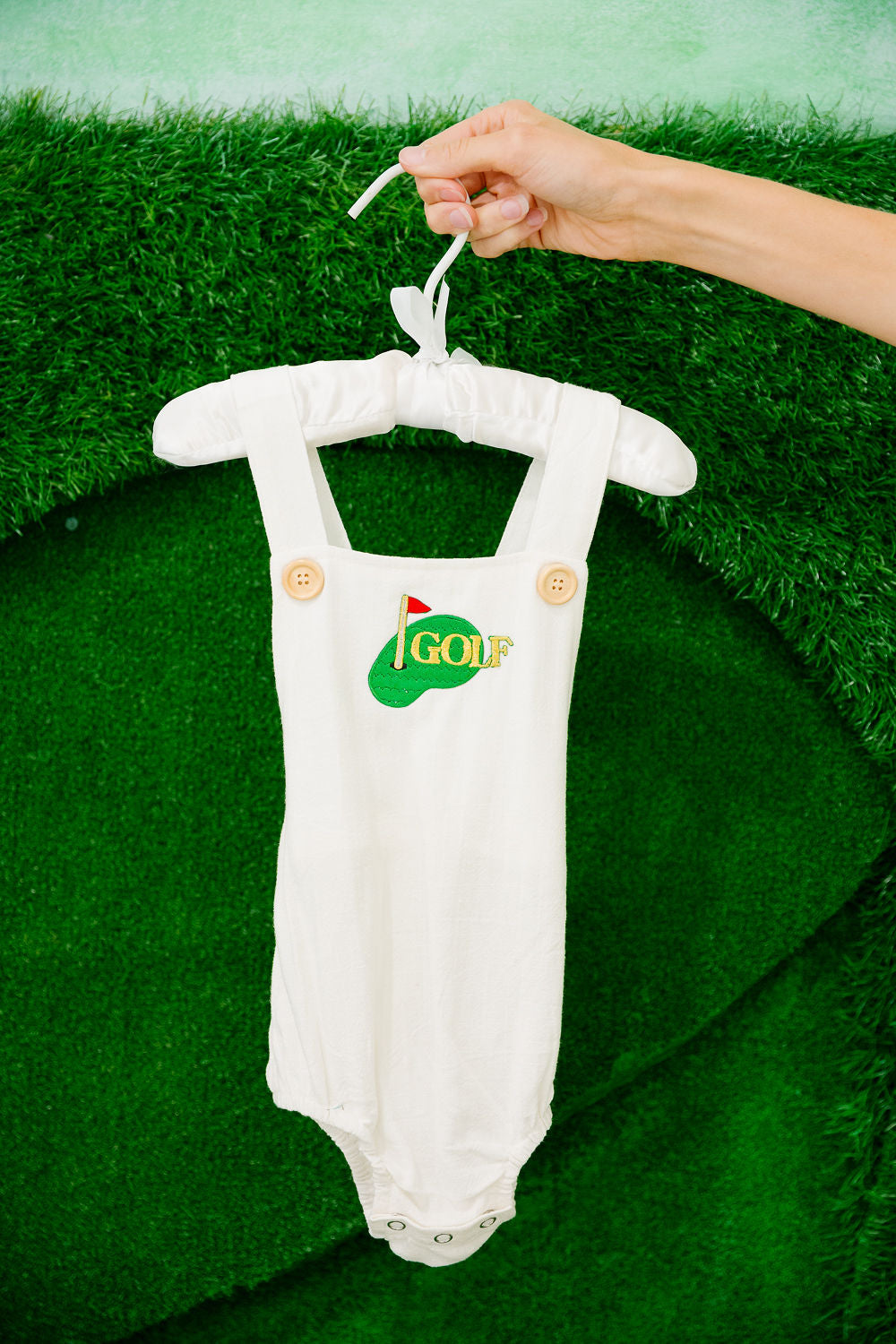 **MINI KIDS GOLF HOLE WHITE ONESIE ONESIE Judith March