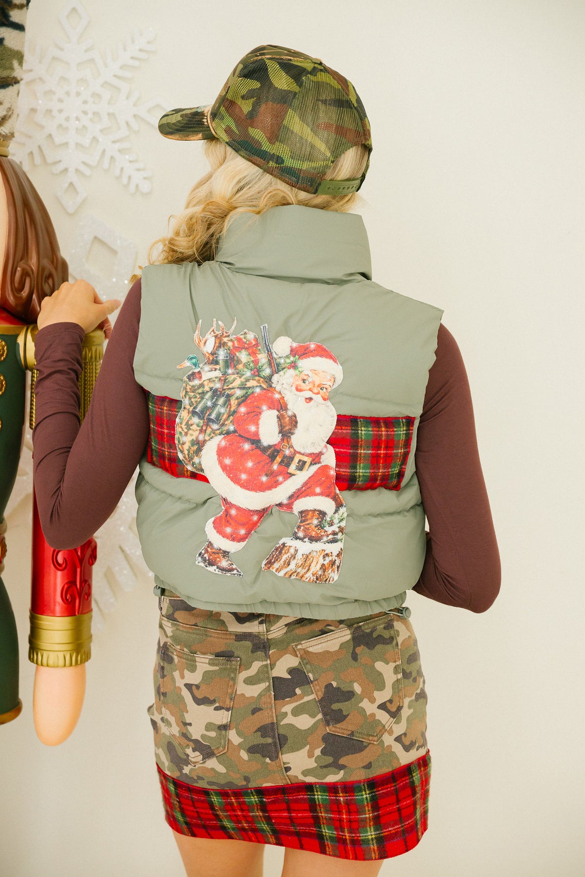 SANTA'S SPORTING SEASON VEST VEST Judith March