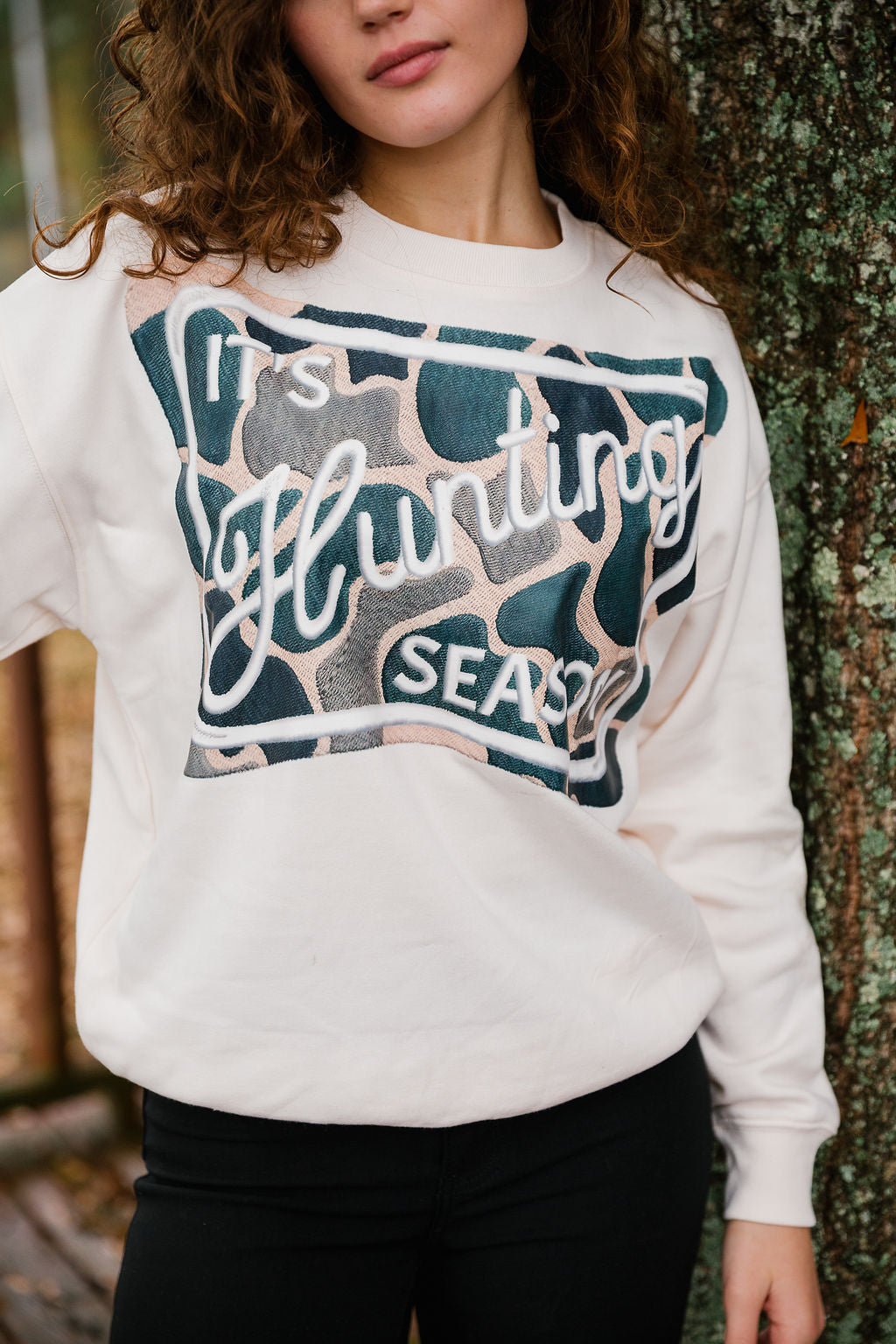 IT'S HUNTING SEASON CREAM PULLOVER