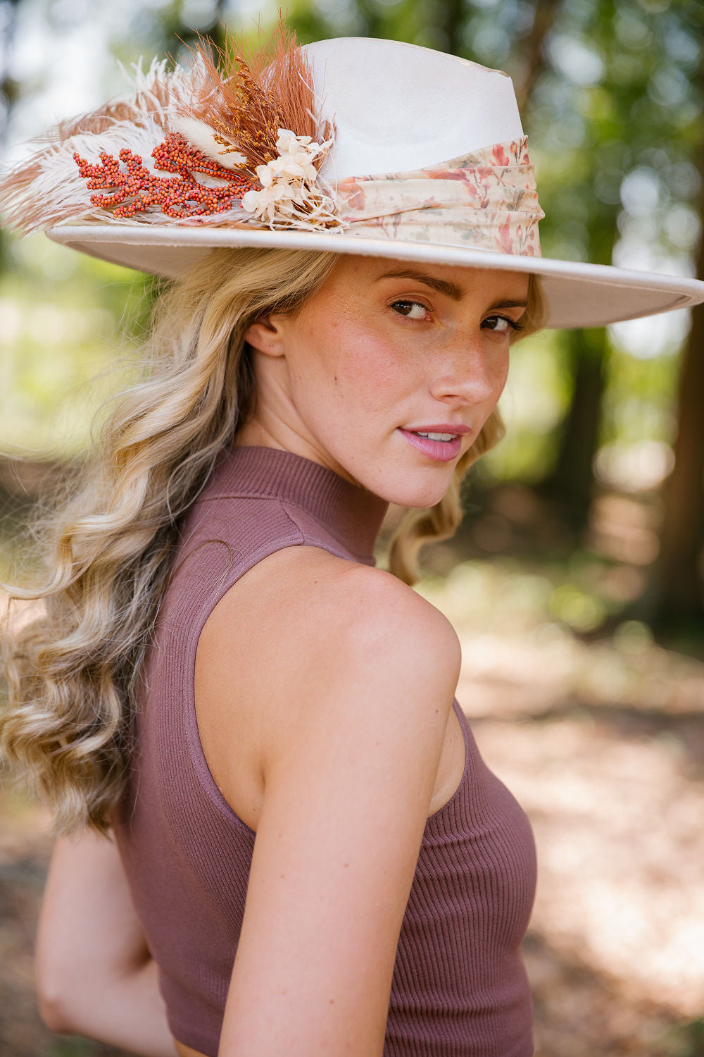 THE FALL FEATHER DARLING RANCHER HAT RANCHER HAT Judith March