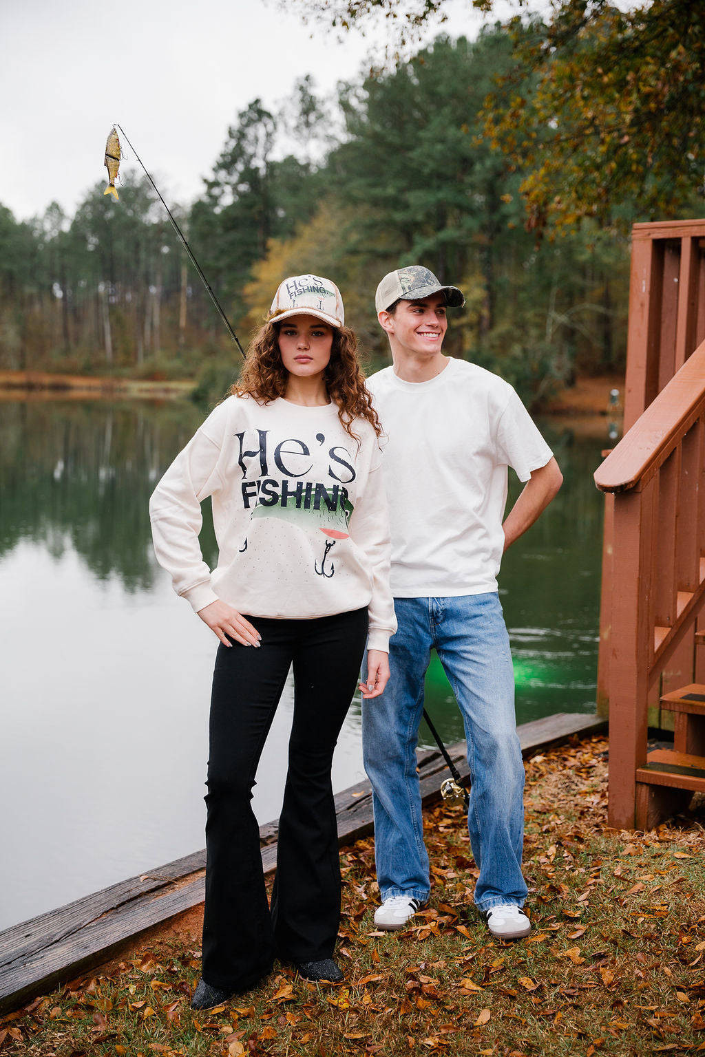 HE'S FISHING CREAM PULLOVER